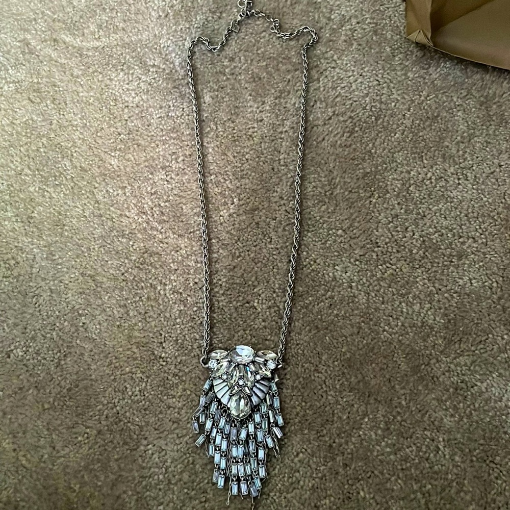 Banana republic long necklace